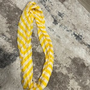 Henri Bendel New york 100% silk scarf yellow and white